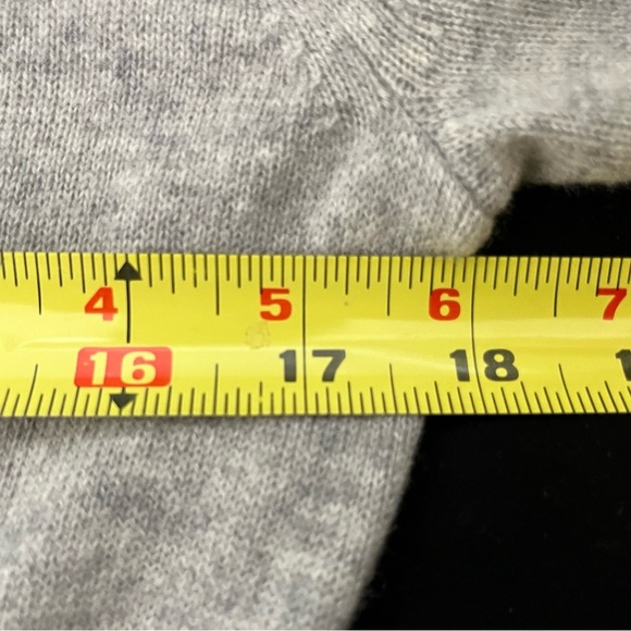 J Crew Cashmere V-Neck Sweater Tee Top Blouse-Women’s M-Gray-Mature-Classic-GUC - Picture 9 of 11